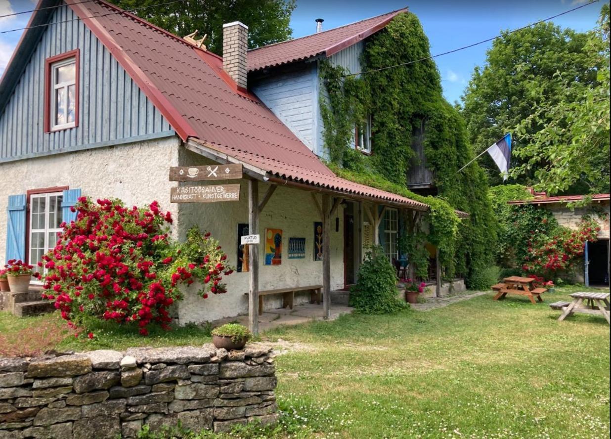 Maison d'hôtes Viini Puhkemaja à Mustjala Extérieur photo